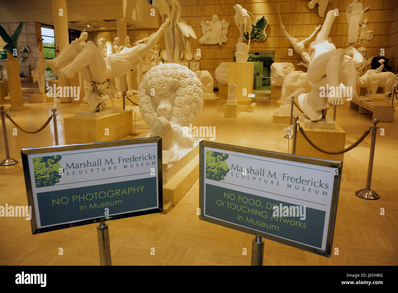 Michigan Saginaw, Universitätszentrum, Saginaw Valley State University, Arbury Fine Arts Center, Marshall M. Fredericks Sculpture Museum, Hauptgalerie, Collec Stockfoto