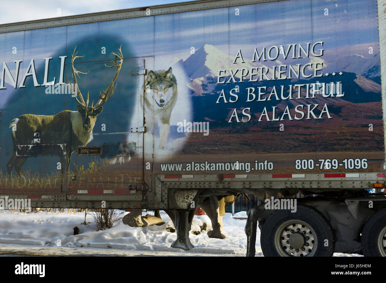 Werbung Plakat am Fahrzeug, Alaska Highway, Northern Rockies Regional Municipality, Britisch-Kolumbien, Kanada Stockfoto
