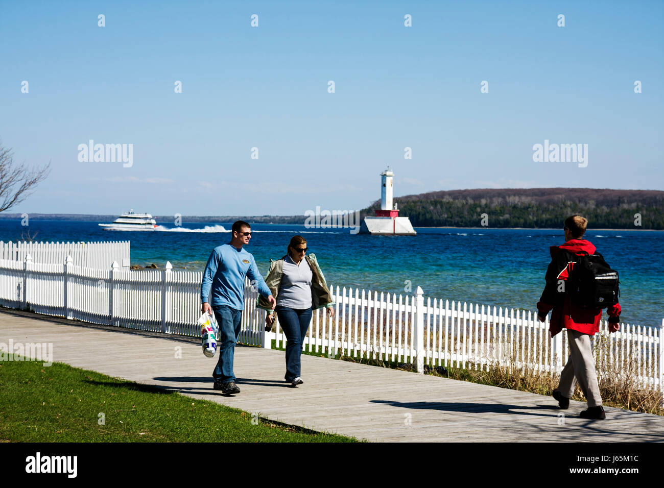 Mackinac Island Michigan, Historic State Parks Park Mackinaw, Straits of, Lake Huron, Lake Shore Road, früher Frühling, Mann Männer männlich, Frau weibliche Frauen, Paar, Stockfoto