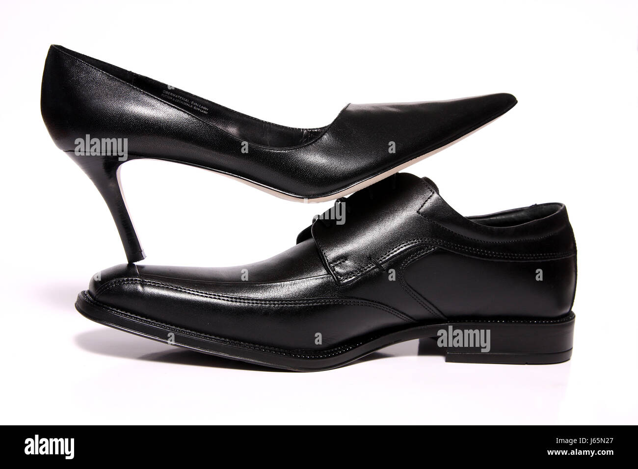 Highheels Schnürsenkel Pumpen Heels schwarze dunkelhäutige kohlschwarze tief schwarze Schuhe Leder Stockfoto