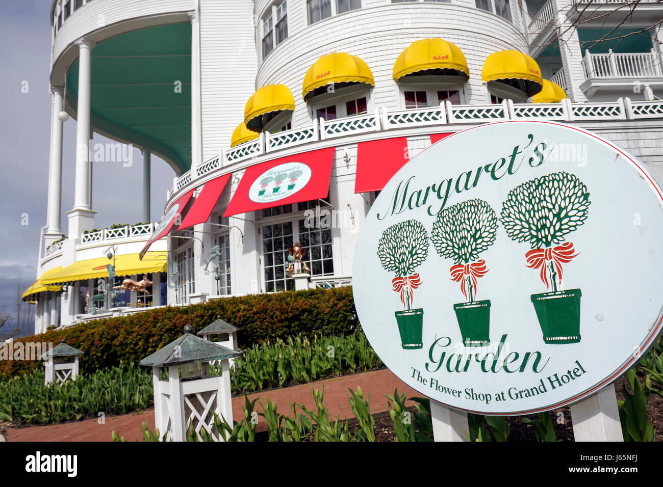 Mackinac Island Michigan, Historic State Parks Park Mackinaw, Straits of, Lake Huron, Grand, Hotel, erbaut 1887, viktorianisch, Veranda, Säulen, Margaret's Garden, Sho Stockfoto