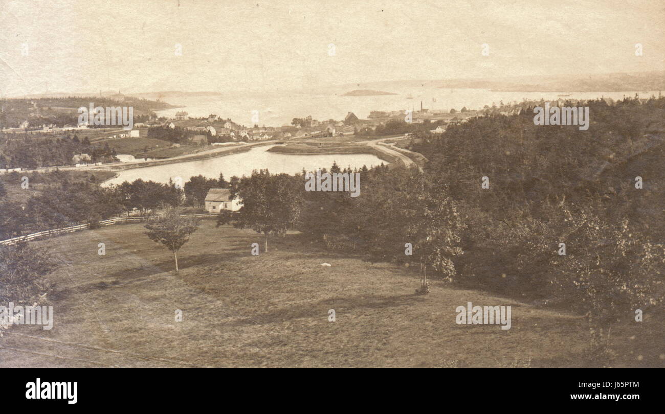 AJAXNETPHOTO. 1880 (CA.). HALIFAX, NOVA SCOTIA. -BLICK AUF DEN HAFEN VON DER ZITADELLE FOTOGRAF: UNBEKANNT © DIGITAL COPYRIGHT AJAX VINTAGE BILD BIBLIOTHEK BILDQUELLE: AJAX VINTAGE BILDBIBLIOTHEK SAMMLUNG REF: 1880 02 Stockfoto
