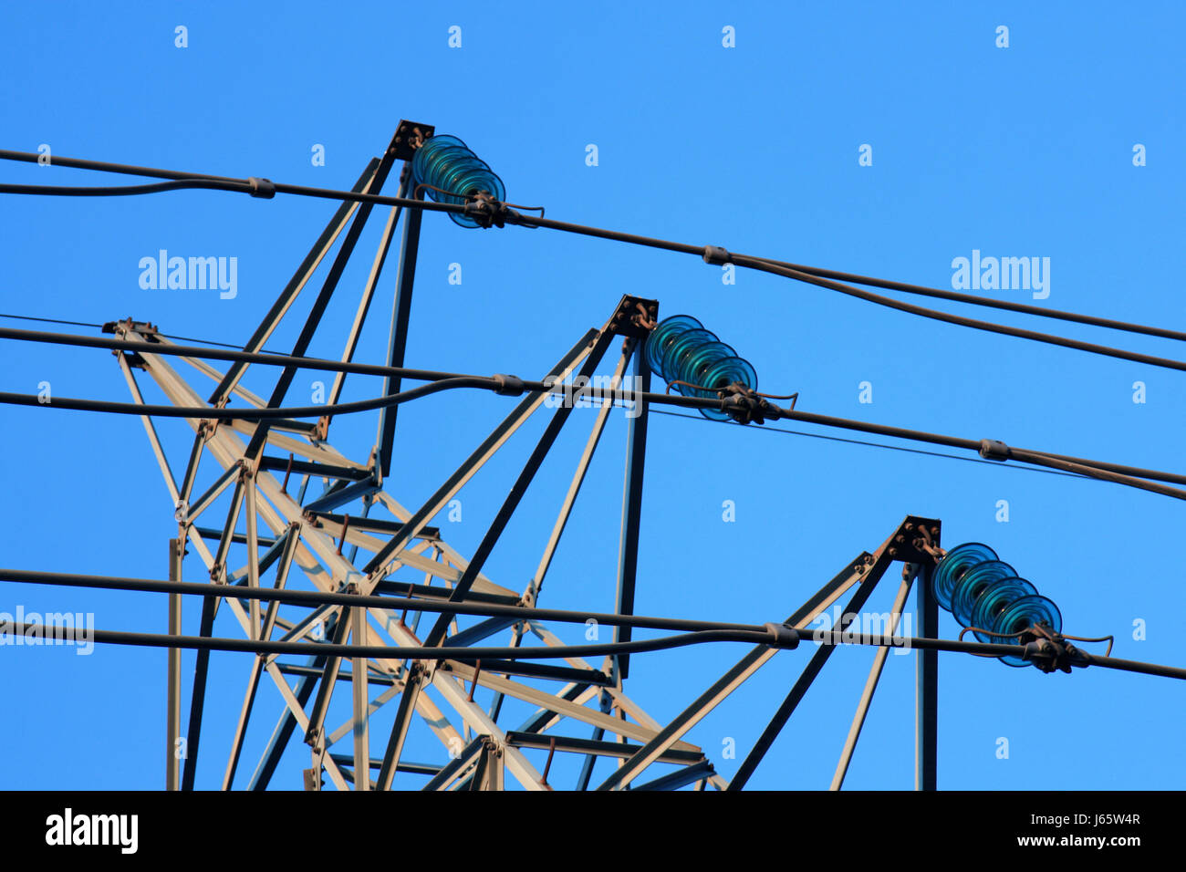 Linien Energie Strom Strom Spannung hohe Kraftübertragung groß Stockfoto