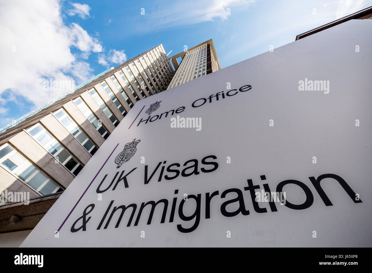 Home-Office UK Visa & Ausländerbehörde Lunar House in Croydon, London, UK  Stockfotografie - Alamy