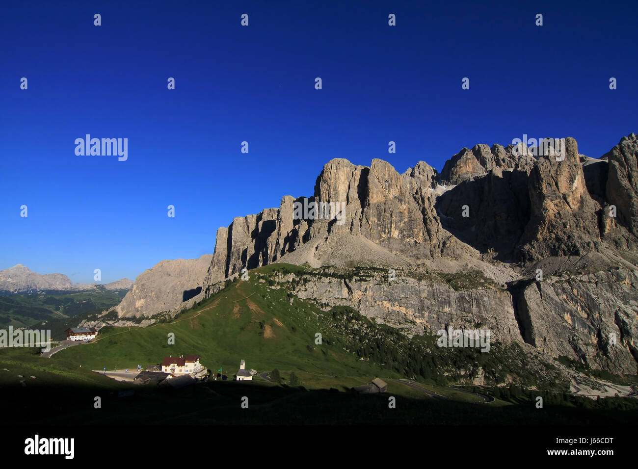 Alpen-Tal Hochgebirge Grdnertal Roadhouse Berg Glanz leuchtet hell Stockfoto