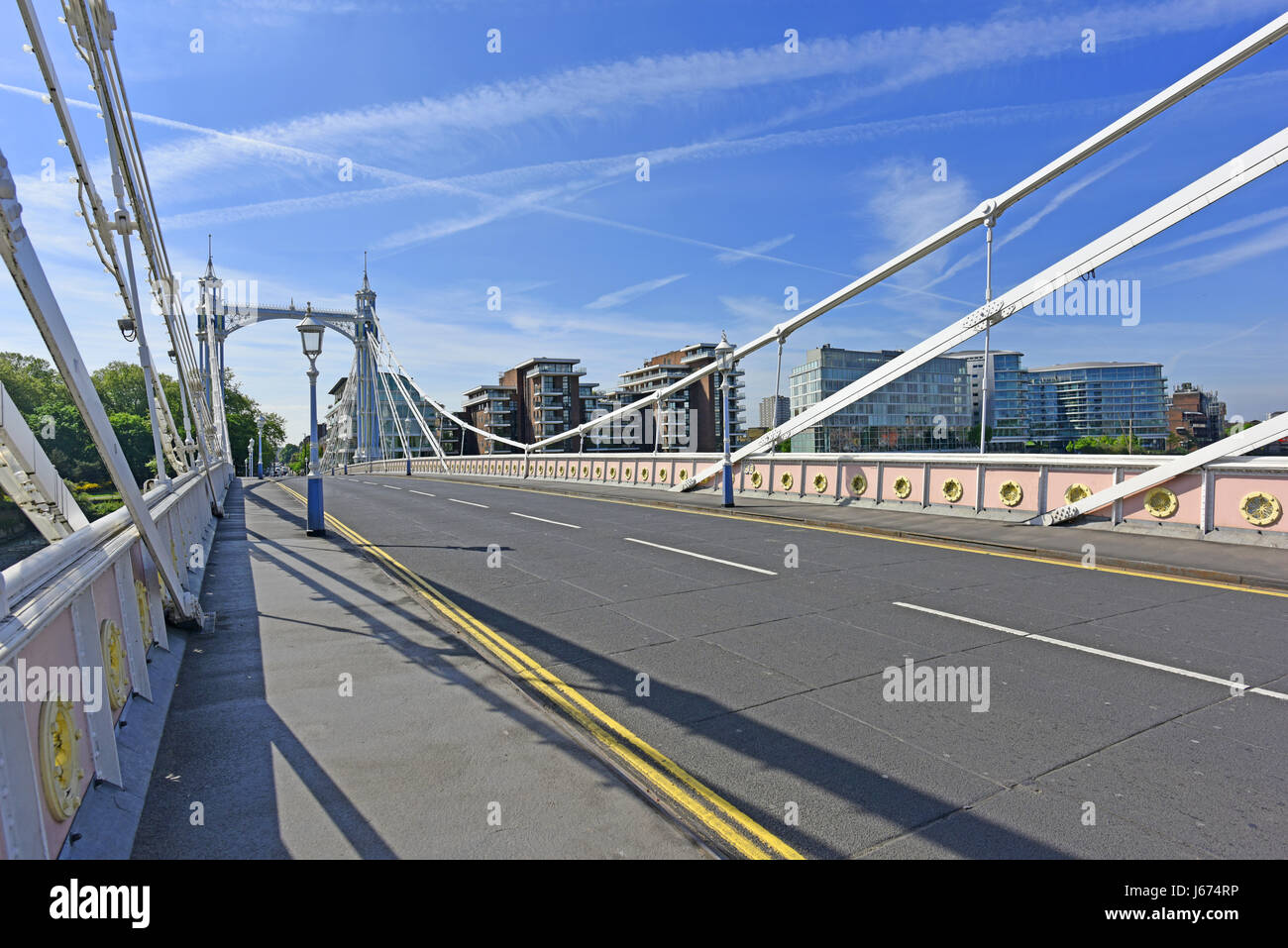 Fahrbahnbelag und Überbau der Albert Bridge über die Themse in London Stockfoto