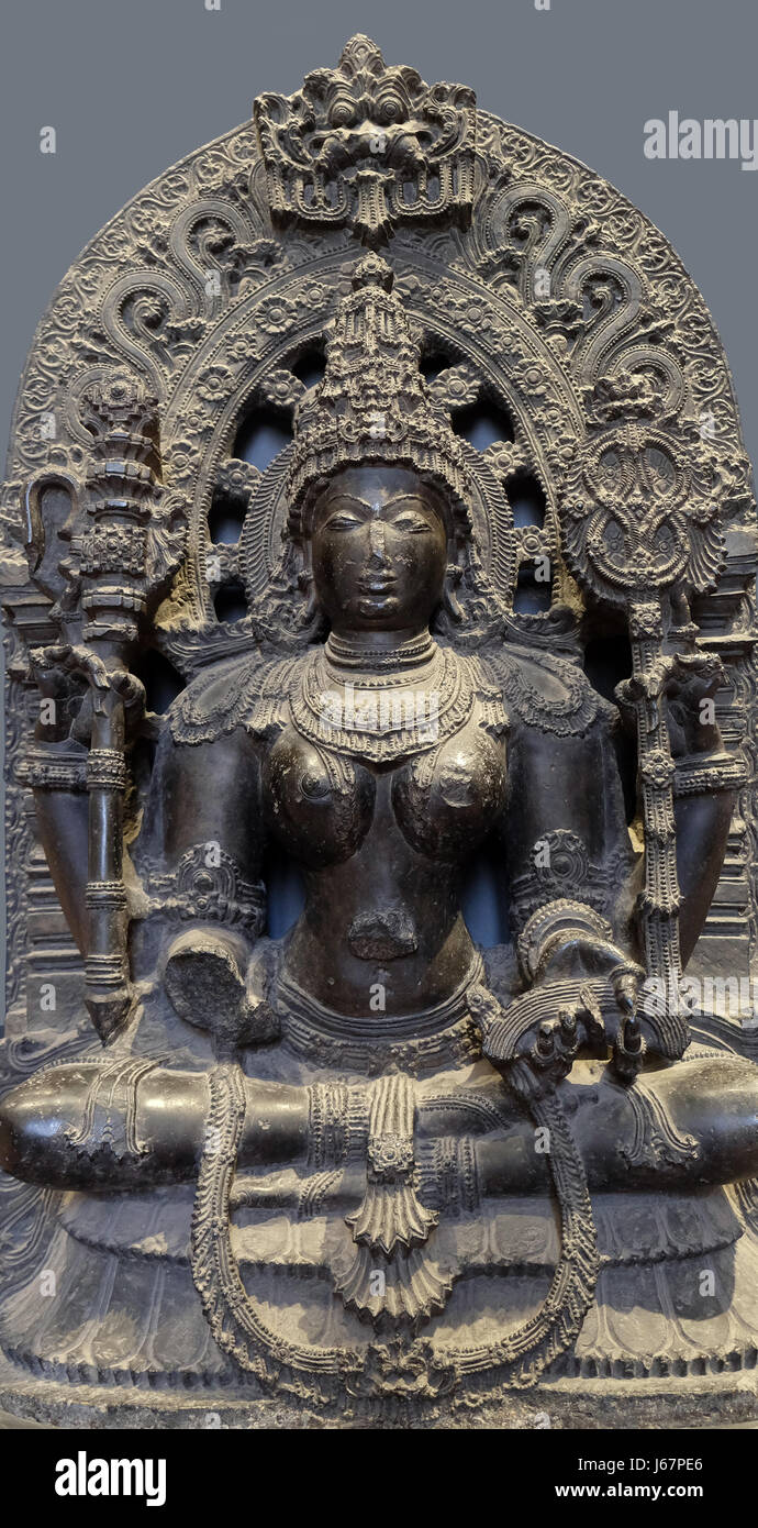 Sarasvati, fand von 12. Jahrhundert in Dorasamudra, Kamataka jetzt im Indian Museum in Kalkutta, Westbengalen, Indi ausgesetzt Stockfoto