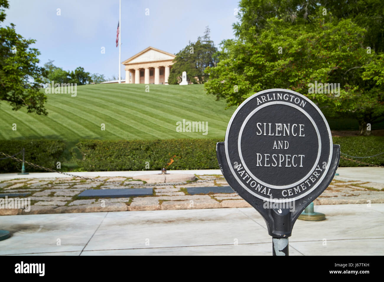 Stille und Respekt Zeichen vor Jfk John F Kennedy Grabstätte und Arlington Haus Arlington Friedhof Washington DC USA Stockfoto