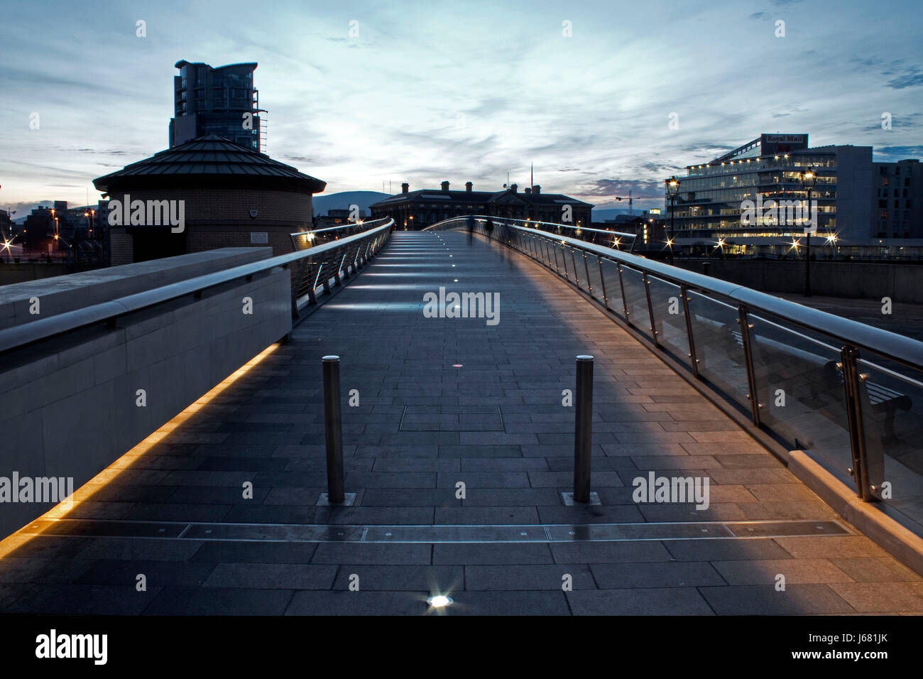 Bridge in der Dämmerung Stockfoto