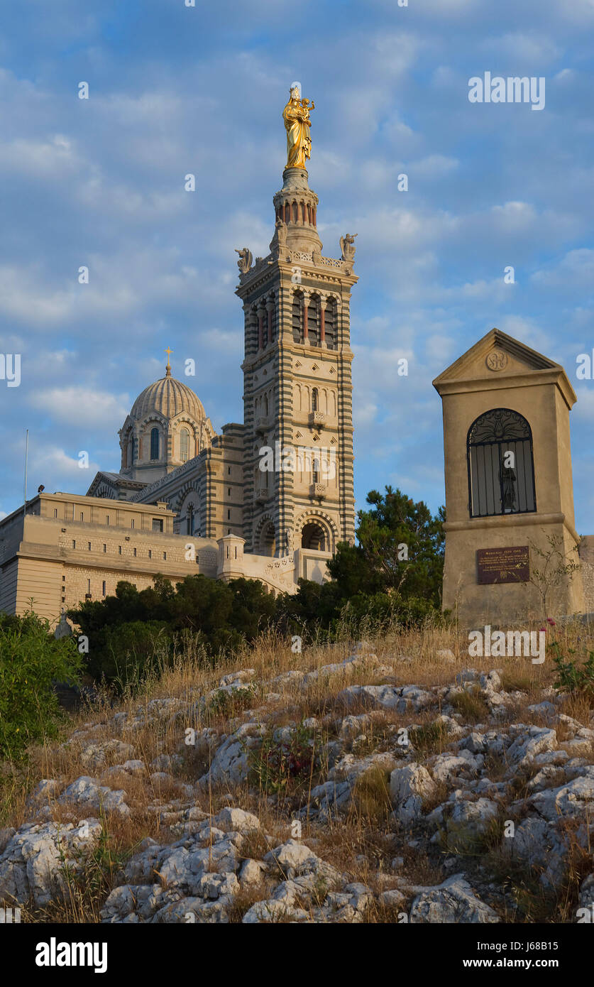 Abend an Notre Dame in marseille Stockfoto