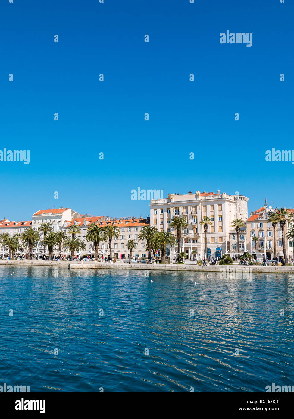 Split, Kroatien - 27. März 2016 - Split, Kroatien, an einem sonnigen Tag mit blauem Himmel. Stockfoto