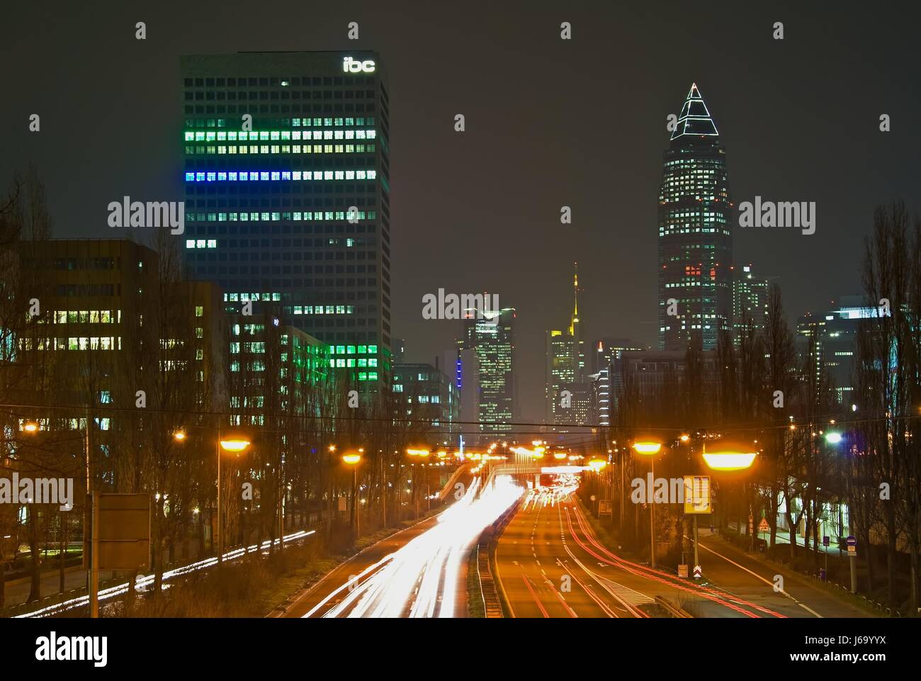 Büro-und Geschäftshaus Bürohaus Block des Büros Frankfurt Skyline Banken bauen Stockfoto