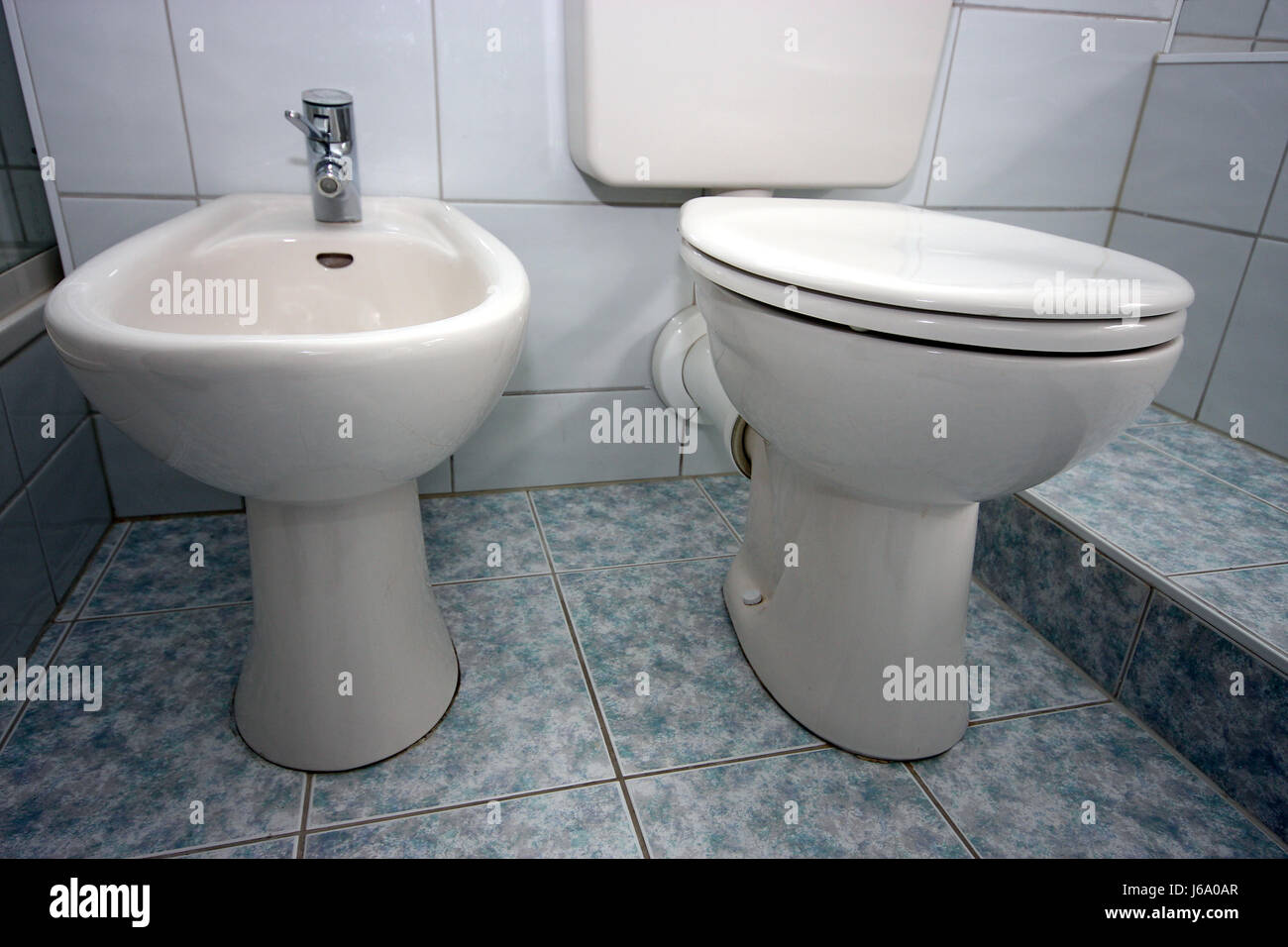 Reinigen der Toilette Körperpflege Bidet Bad fließen Keramikfliesen Toilette reinigen Stockfoto