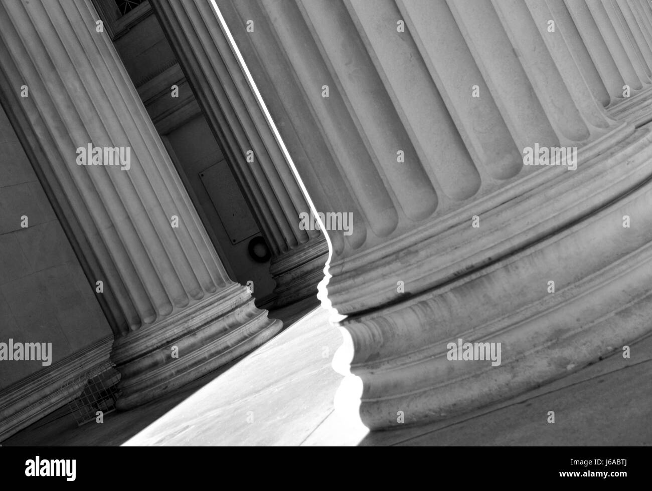 Spalten-Strahl Licht morgen hellen Sonnenstrahl Stil der Bau Architektur Stockfoto