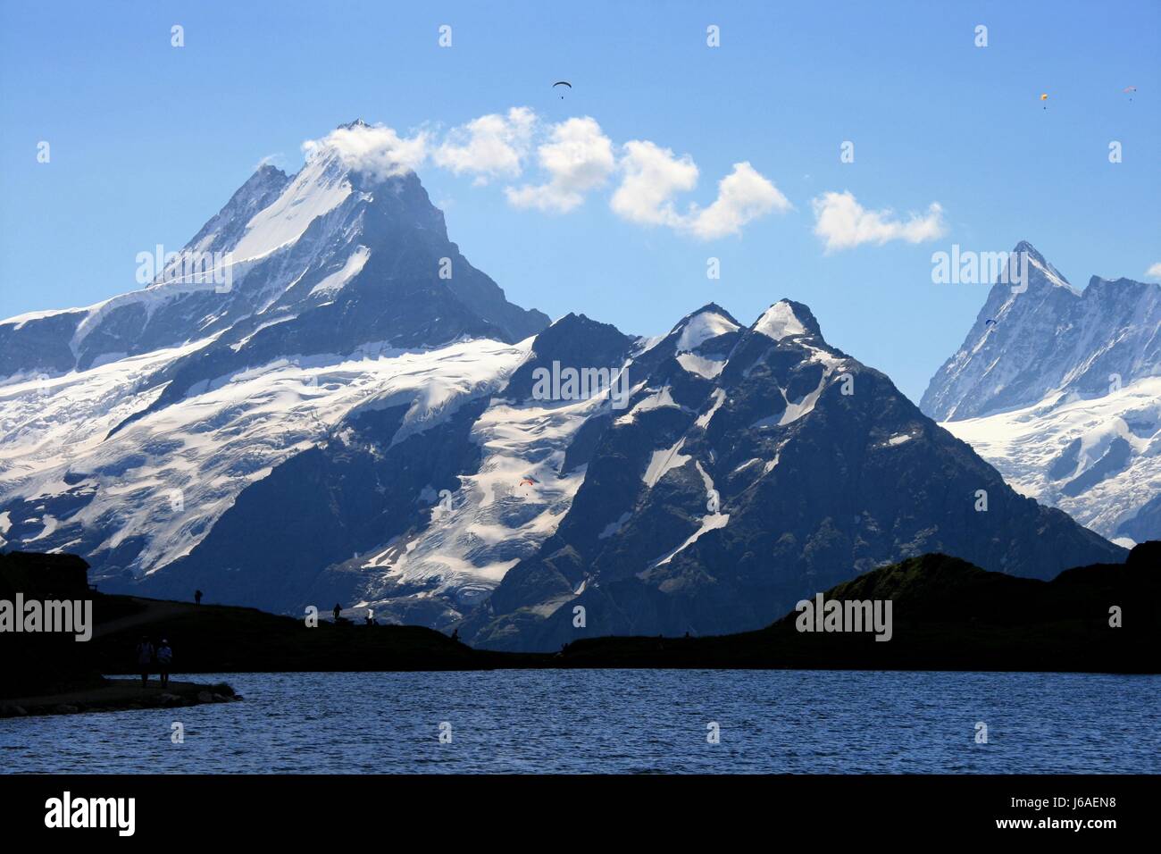 der Schweiz Rauchzeichen Gipfel Höhepunkt Gipfel Gletscher Hochgebirge Eiswolken Stockfoto