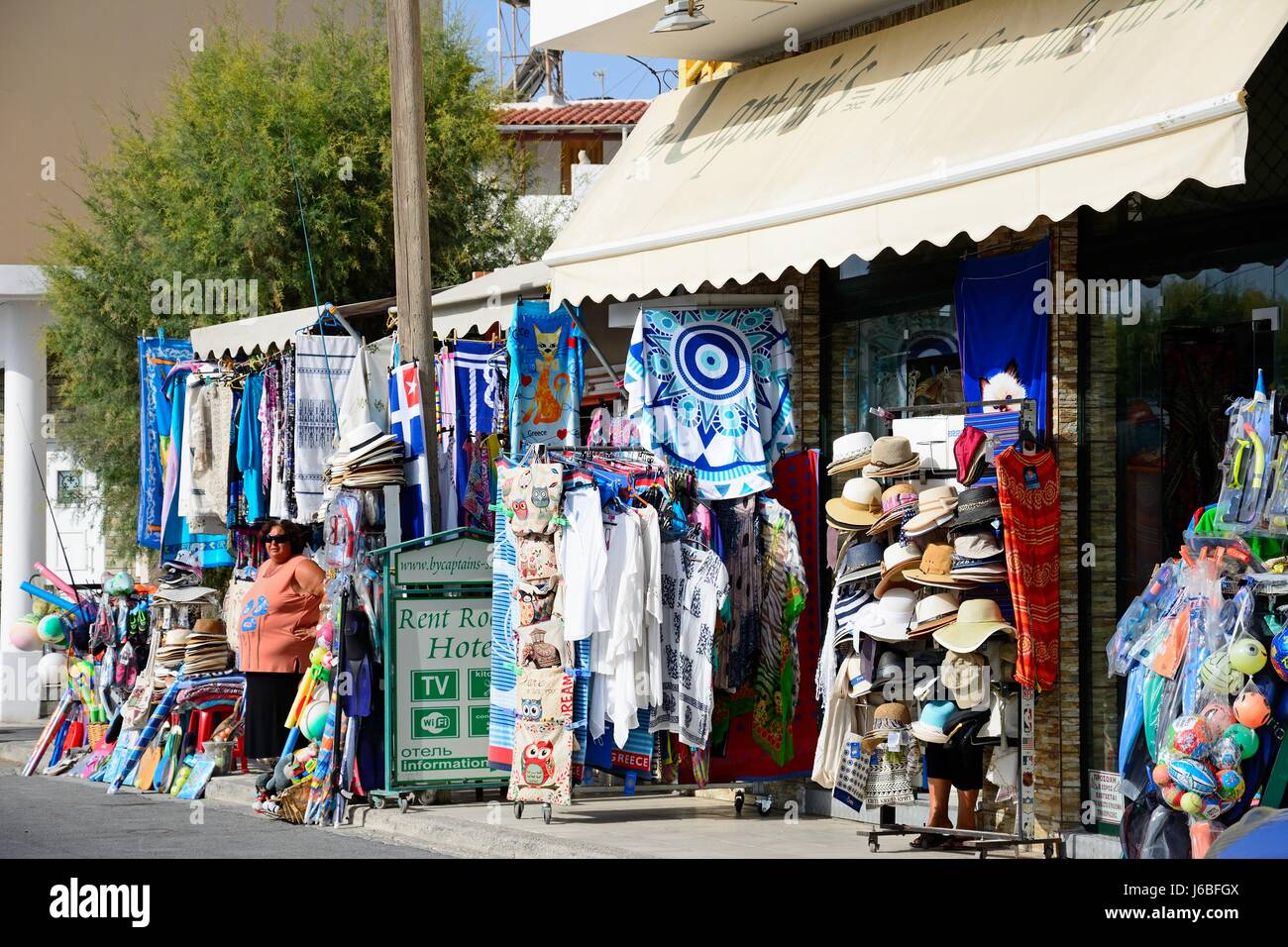 Tourist-Geschenk-Shop in der Nähe von Hafen, Ierapetra, Kreta, Griechenland, Europa Stockfotografie