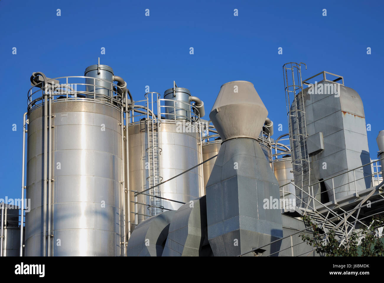 Industrie Industriearbeit Fabrik Tank Chemie chemische blau technische Stockfoto