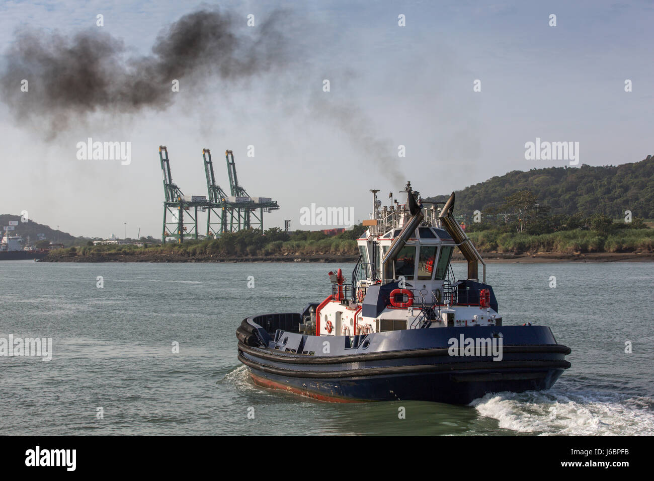 Schlepper im Panamakanal Stockfoto