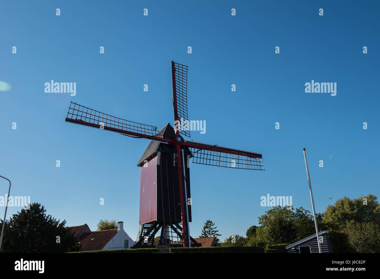 Historische Windmühle ohne Deckung in Sluis, Holland Stockfoto
