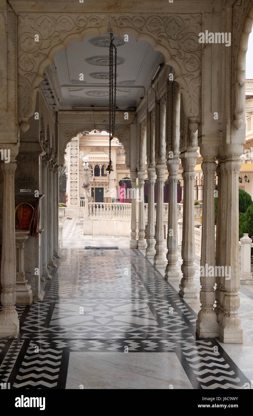 Jain-Tempel (auch genannt Parshwanath Tempel) ist ein Jain-Tempel in Badridas Temple Street ist eine wichtige touristische Attraktion in Kalkutta Stockfoto