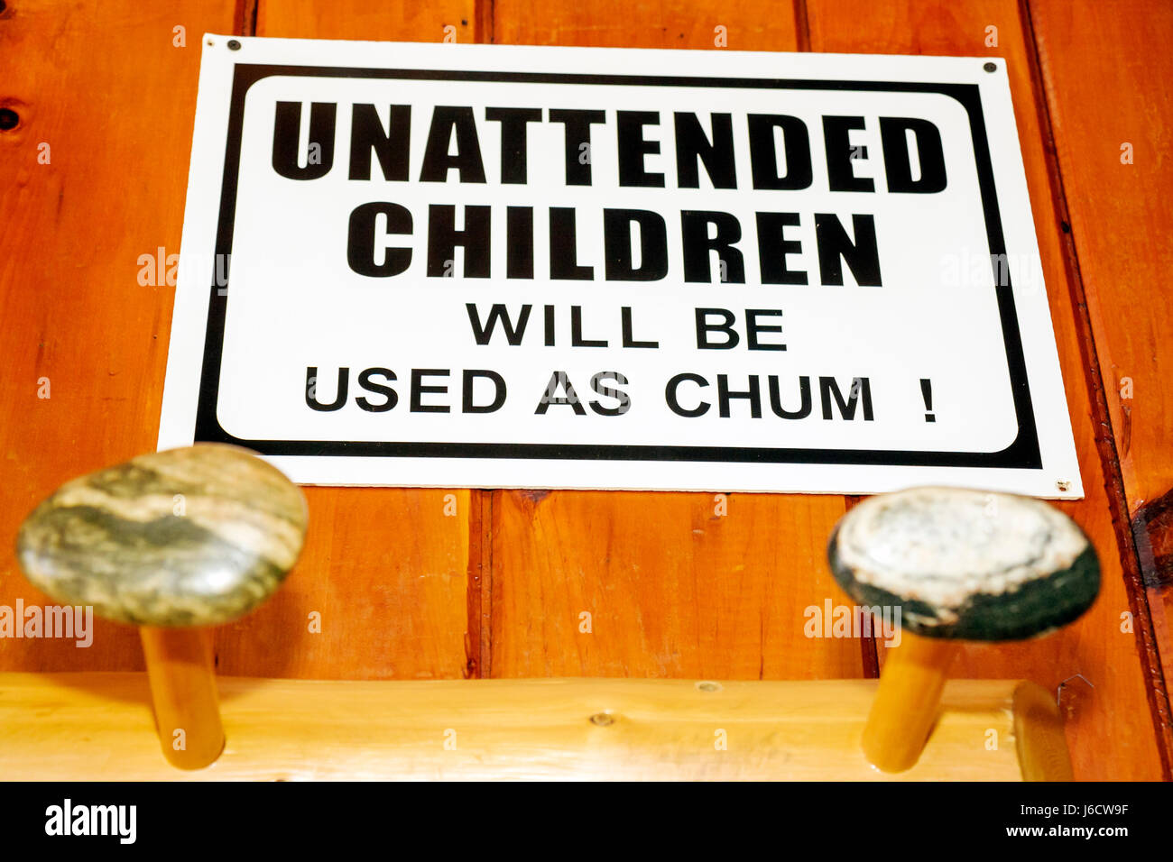 Michigan Upper Peninsula, U.P., UP, Grand Marais, Lake Superior Brewing Company, Restaurants Restaurants Essen Essen Essen Cafe Cafes, Great Lakes, Schild, lustig, Humor Stockfoto