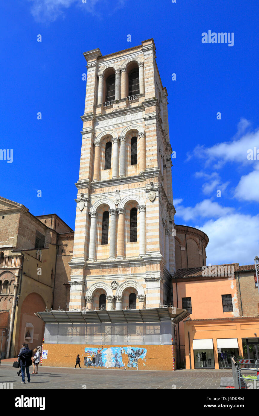 Ferrara Campanile unter Renovierung, Ferrara, Emilia-Romagna, Italien, Europa. Stockfoto