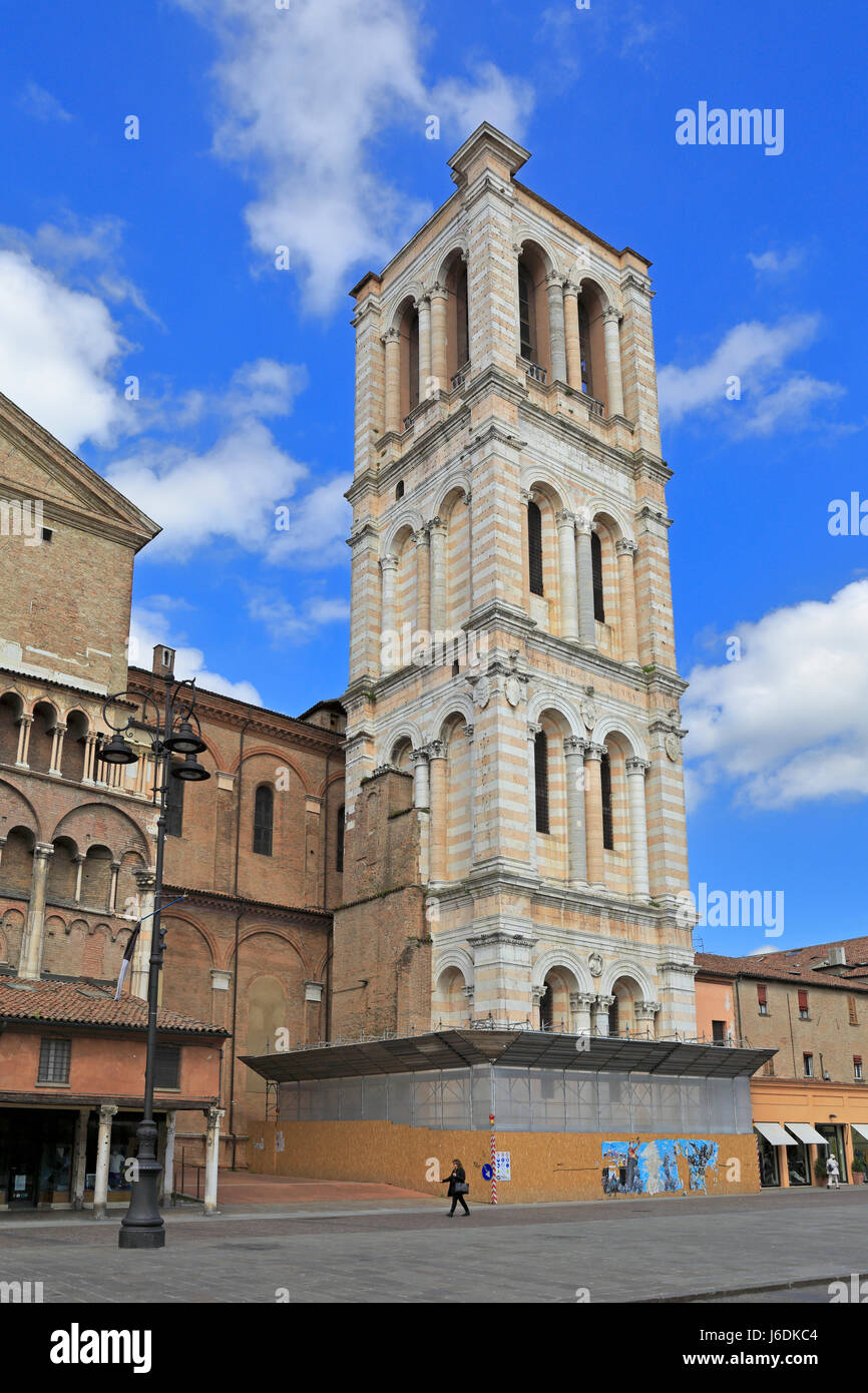 Ferrara Campanile unter Renovierung, Ferrara, Emilia-Romagna, Italien, Europa. Stockfoto