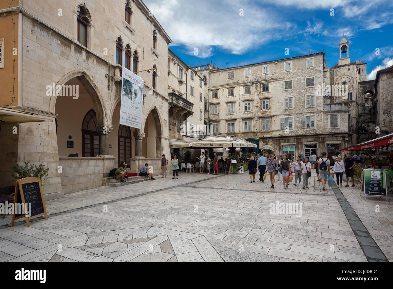 Narodni Trg im Zentrum der Stadt Split, Dalmatien, Kroatien Stockfoto