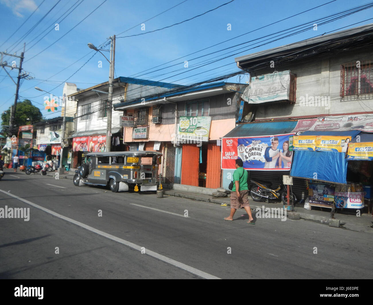 Dieser Eintrag bezieht sich auf verschiedene Straßen und Sehenswürdigkeiten in der Gegend von Sangandaan Barangay in Caloocan City, Philippinen. Sie hebt wichtige Infrastrukturen wie Straßen und Sehenswürdigkeiten hervor, die für die Navigation und die Stadtentwicklung in der Region wichtig sind. Stockfoto