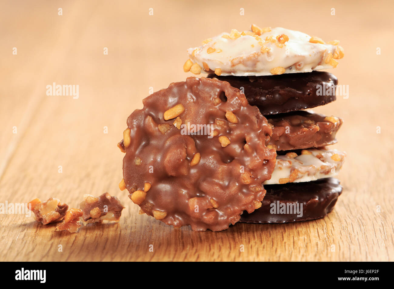 Kekse Cookies Dessertschokolade Turm rund um Milch Stack festliche Stockfoto