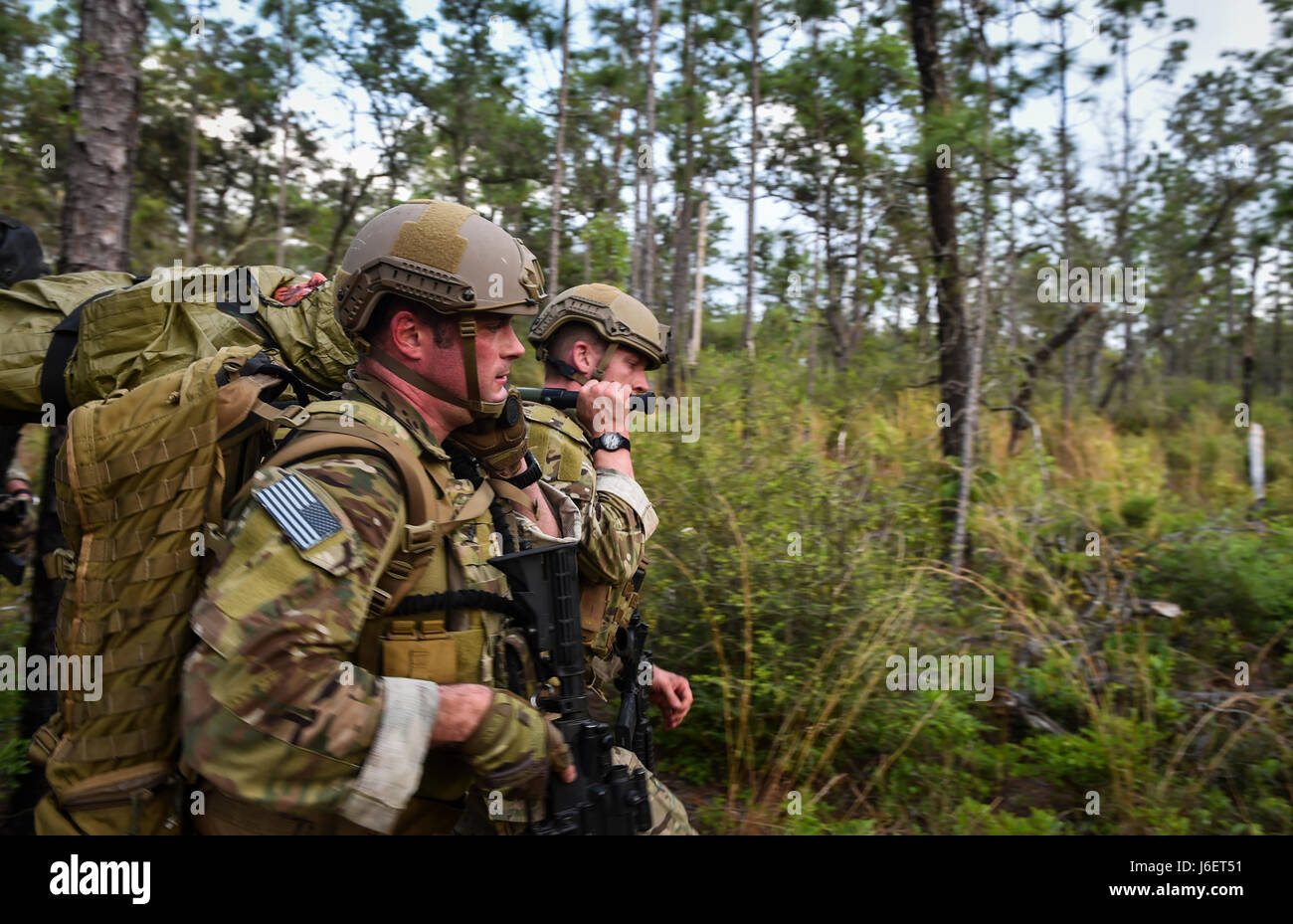 Luftfahrt-Berater, an denen Schüler mit der 6. Special Operations ...