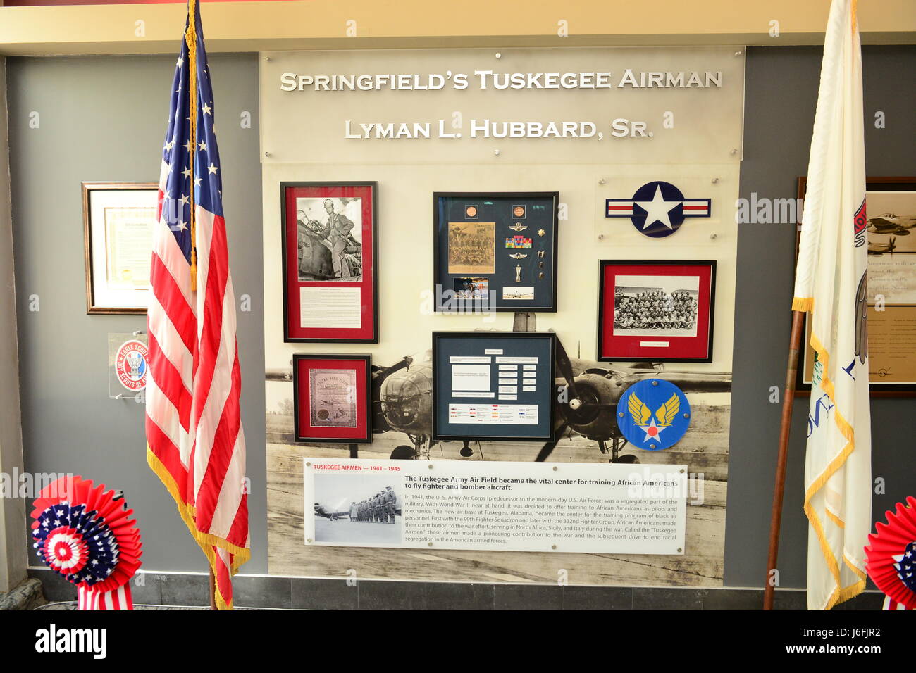 Das Denkmal zu Ehren Tuskegee Flieger Lyman L. Hubbard Sr. bei Abraham Lincoln Capital Airport in Springfield, Illinois. Stockfoto