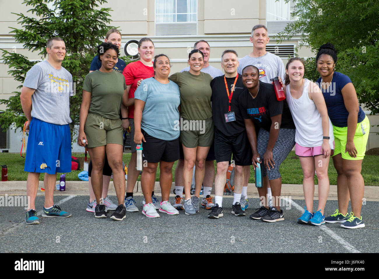 Trainer von Kader eins posieren für ein Foto nach dem