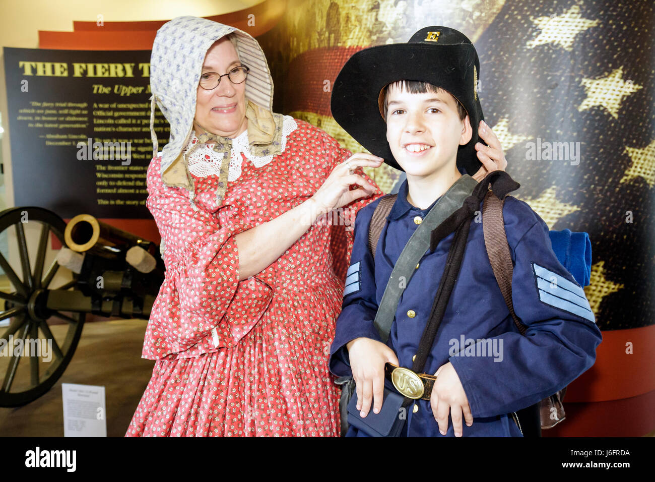 Kenosha Wisconsin, Civil war Museum, Civil war Days, Park City Grays, Milizuniform, Union, Frau weibliche Frauen, Jungen, männliche Kinder Kinder Kinder jung Stockfoto