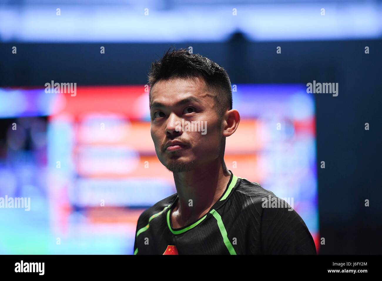 Gold Coast, Australien. 21. Mai 2017. Chinas Lin Dan blickt auf in der Herren-Einzel-Match der Gruppe 1-Gruppe 1A gegen Hu Yun of Hong Kong, China insgesamt BWF Sudirman Cup 2017 in Gold Coast, Australien, 21. Mai 2017. Bildnachweis: Lui Siu Wai/Xinhua/Alamy Live-Nachrichten Stockfoto