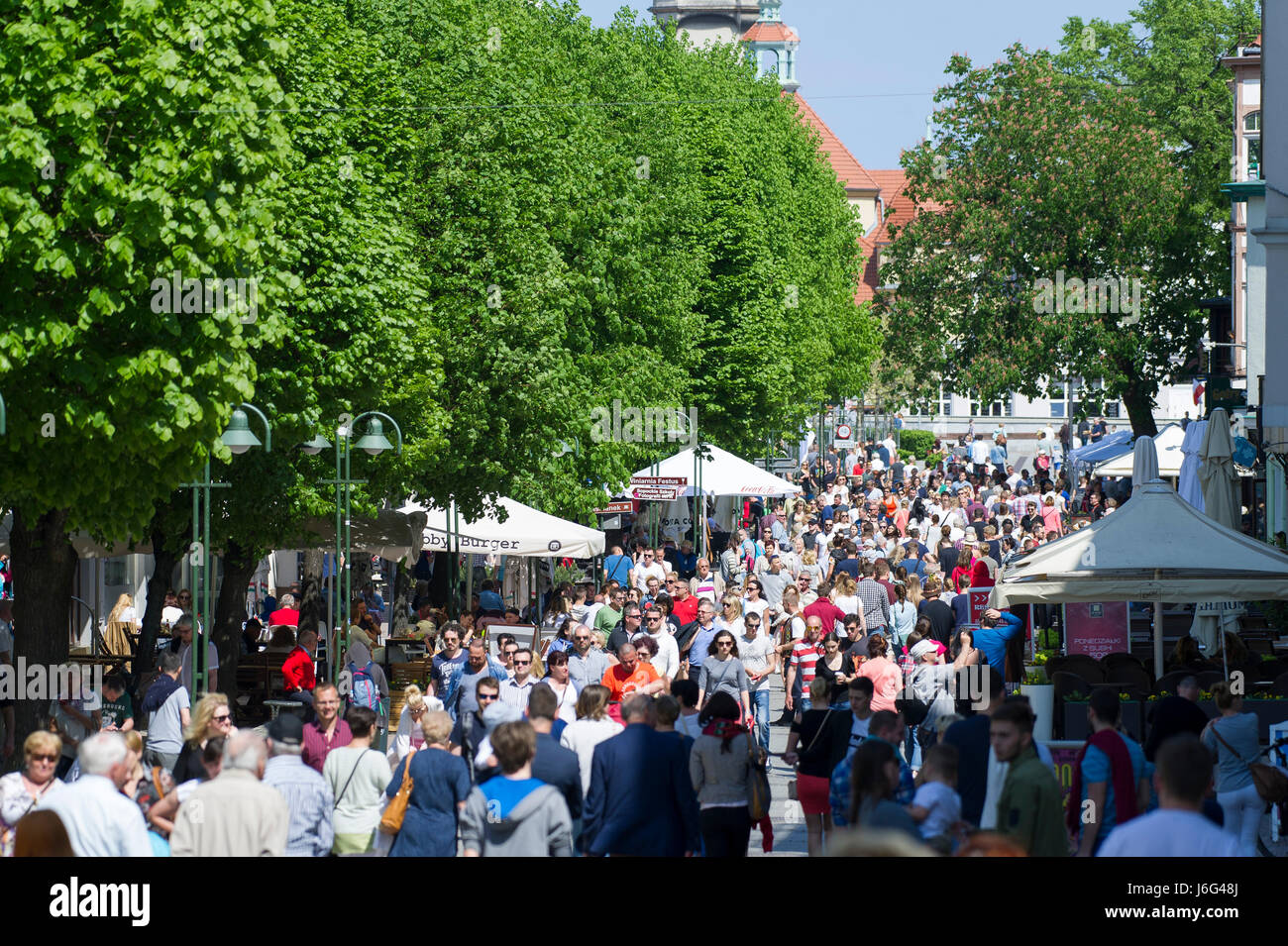 Sopot, Polen. 21. Mai 2017. Fußgängerzone Helden von Monte Cassino Straße (Ulica Bohaterow Monte Cassino Monciak) in Sopot, Polen 21. Mai 2017 © Wojciech Strozyk / Alamy Live News Stockfoto