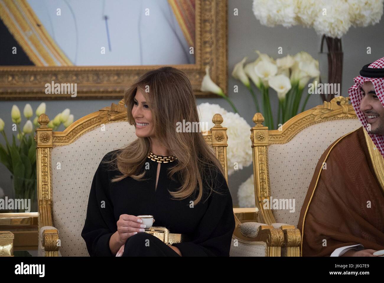 U.S. First Lady Melania Trump während eine feierliche Begrüßung Tee nach der Ankunft am King Khalid International Airport 20. Mai 2017 in Riyadh, Saudi Arabien. Stockfoto