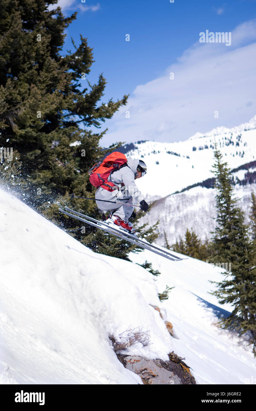 Skifahrer spingen Stockfoto