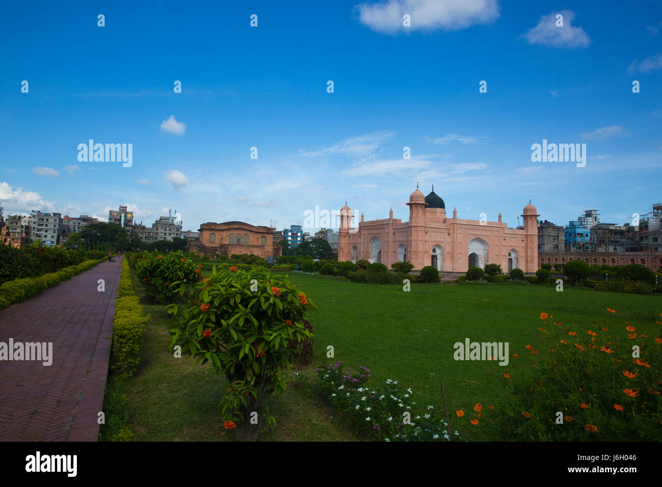 Teilansicht des Lalbag Forts zeigt Bibi Pari Grab und Diwani-i-Aam. Lalbagh Fort auch bekannt als "Fort Aurangabad" ist eine unvollständige Mughal Palace s Stockfoto