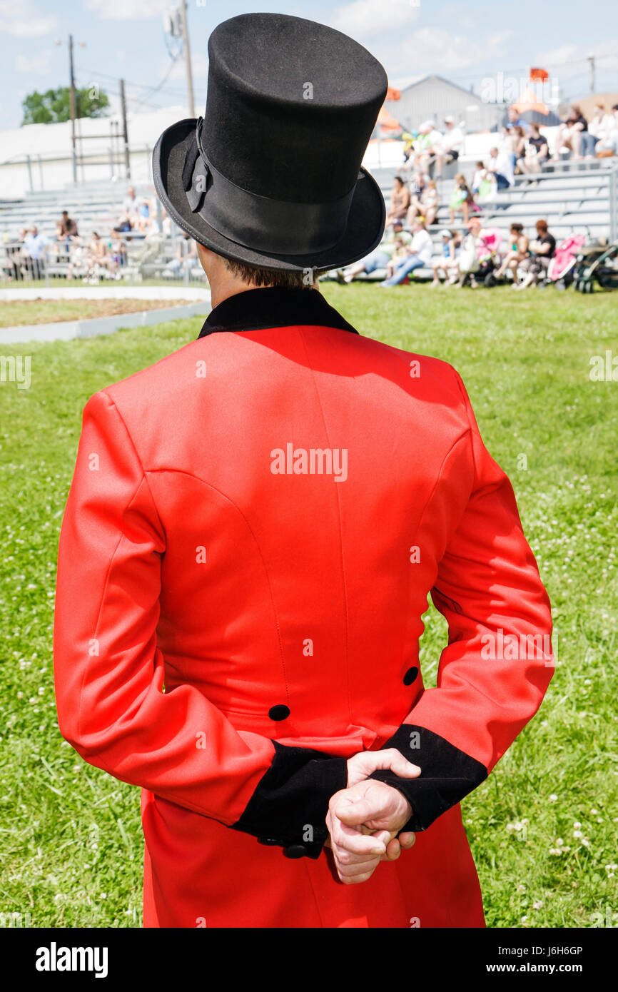 Kenosha Wisconsin, Kenosha County Fairgrounds, The Ultimate Kid Fest, Familie Familien Eltern Eltern Kinder, Veranstaltung, Zirkus Ringmaster, roter Mantel, Top Stockfoto