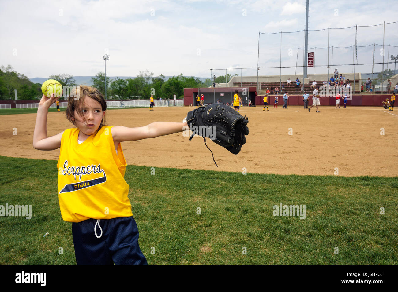 Salem Virginia, Moyer Sports Complex, Baseballfelder, Diamant, Mädchen, junge Jugendliche Jugendliche, weibliche Kinder Kinder Kinder, Softballspiel, Stockfoto