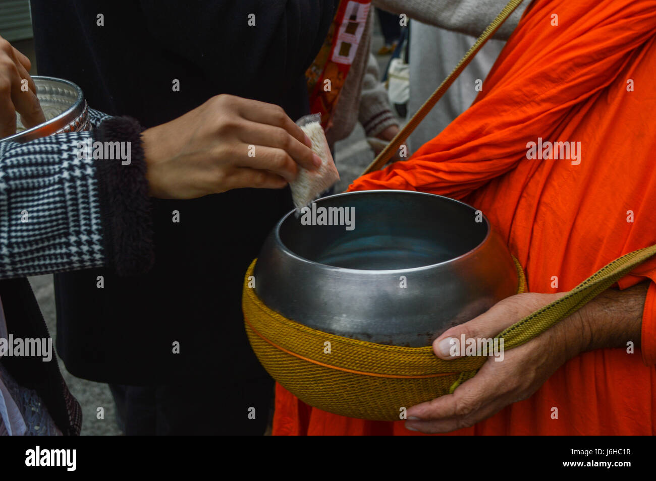 Chiang Rai, Thailand: 1. Januar 2017. Lebensmittel Angebote-Neujahrsfest der traditionellen Verdienst machen Zeremonie Stockfoto