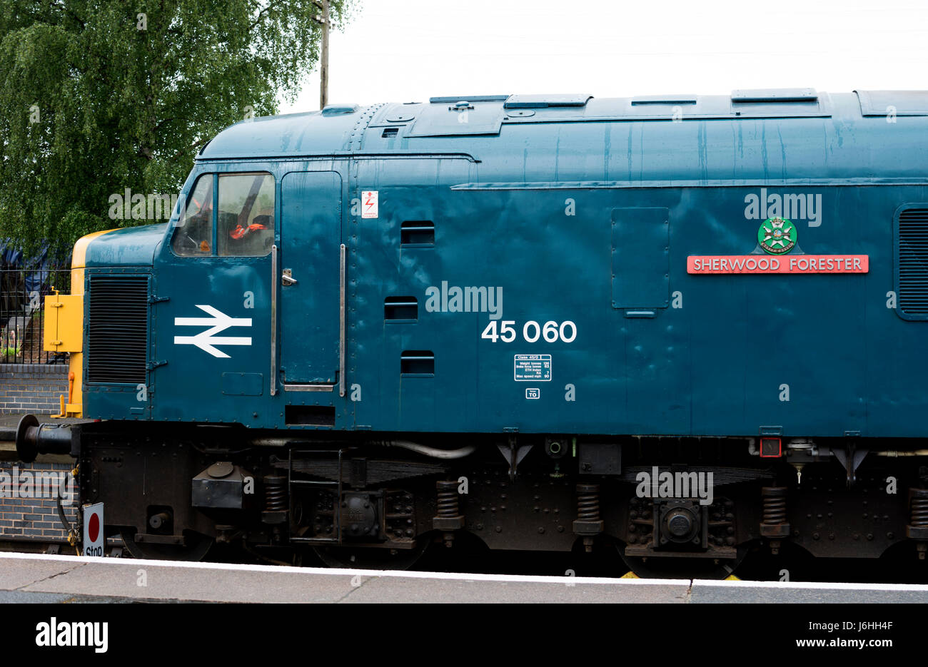 Klasse 45 Diesel Lokomotive Nr. 45060 "Sherwood Förster" an der Severn Valley Railway, Kidderminster, Großbritannien Stockfoto