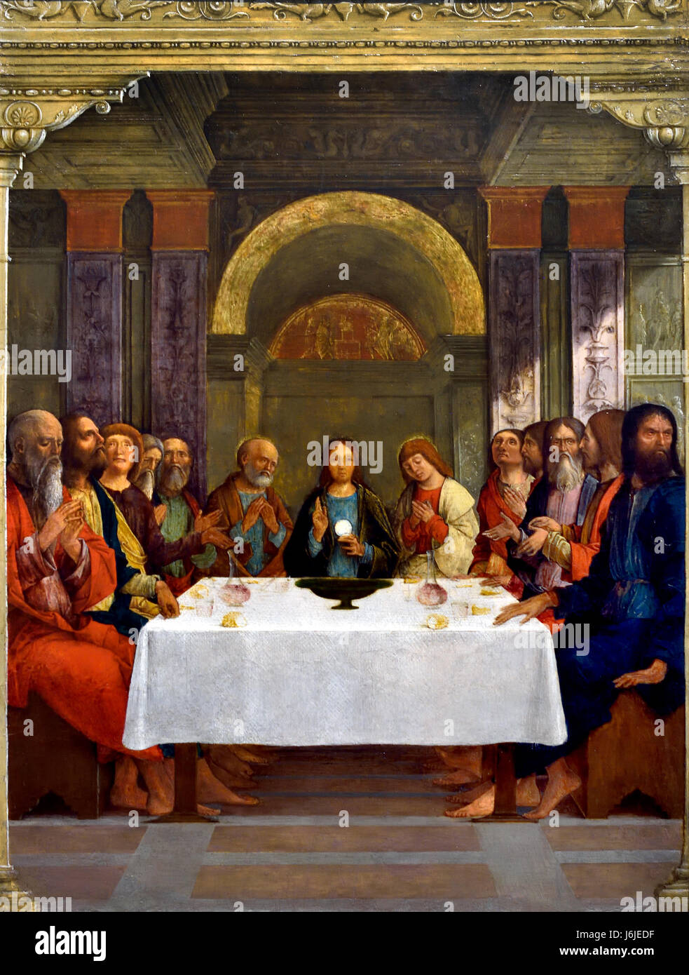 Die Institution der Eucharistie 1490 Ercole de' Roberti aktive 1479 starb 1496 Italien Italienisch (Christ wird angezeigt beim letzten Abendmahl das eucharistische Brot hält. Wahrscheinlich malte in Ferrara in der 1490s als die Tür eines Tabernakels für das Brot und Wein der Messe.  ) Stockfoto