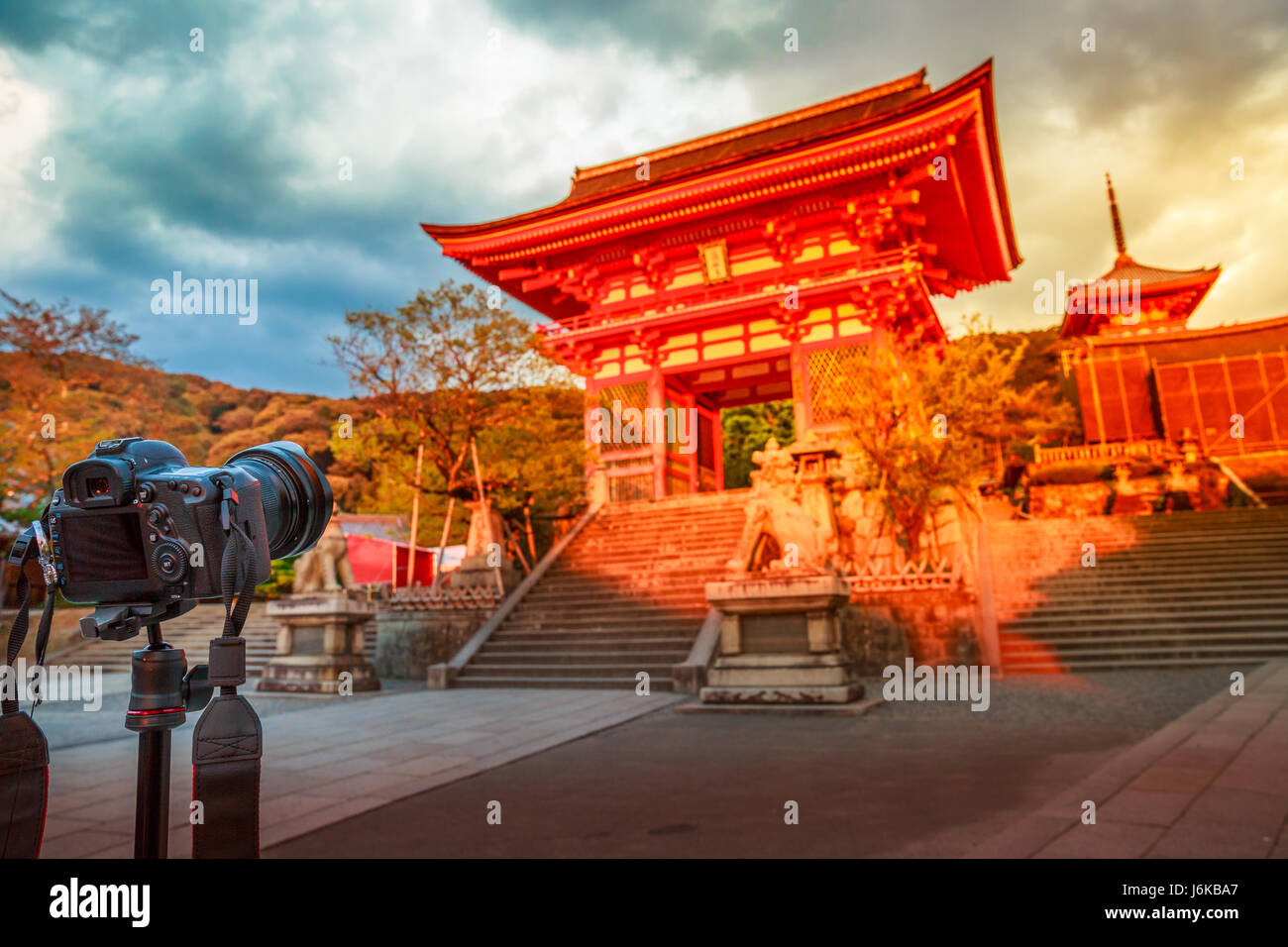 Kiyomizu-Dera Sonnenuntergang Kyoto Stockfoto