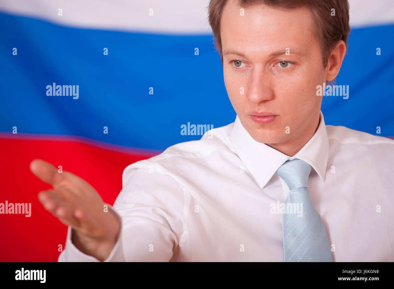 Politik Russland Lautsprecher Diplomatie treffen Konferenz Mann Presse Geste hand Stockfoto