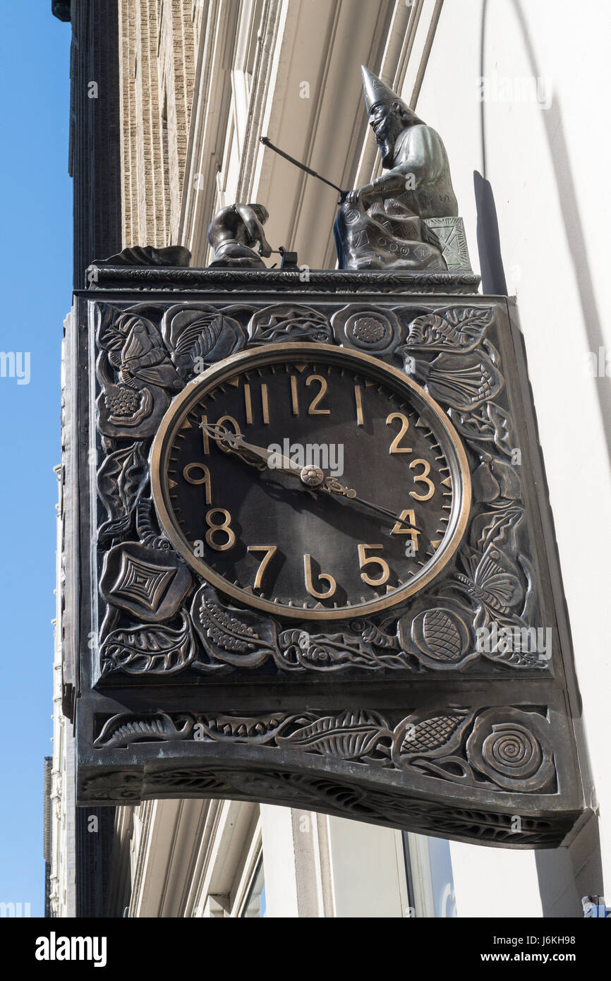 Bronze aus Seide Uhr auf der Park Avenue South, NYC Stockfoto