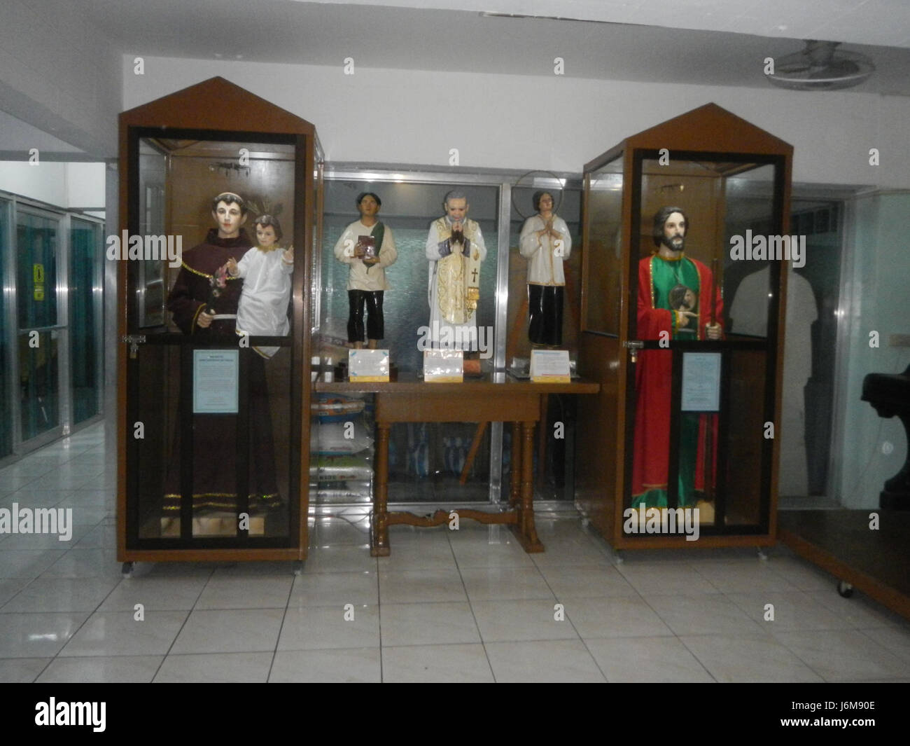 Die San Juan Nepomuceno Church befindet sich in den Malibay Street in Pasay City, Manila, Philippinen. Sie dient als Anlaufstelle für die religiösen Aktivitäten der lokalen Gemeinde. Stockfoto
