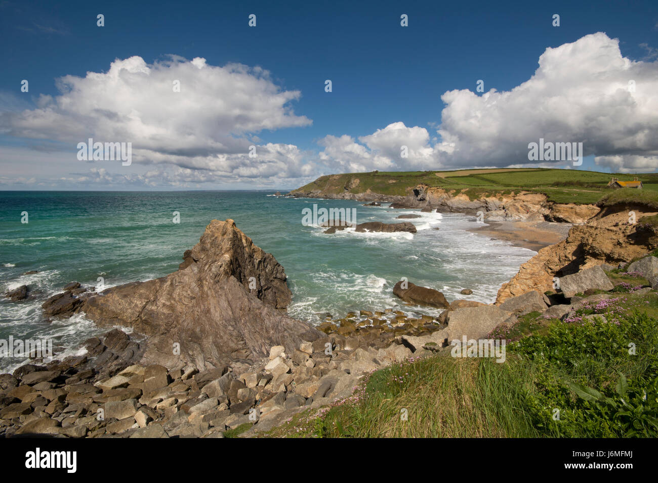 Dollar Bucht eine felsige Bucht und Strand auf der Lizard Halbinsel cornwall Stockfoto