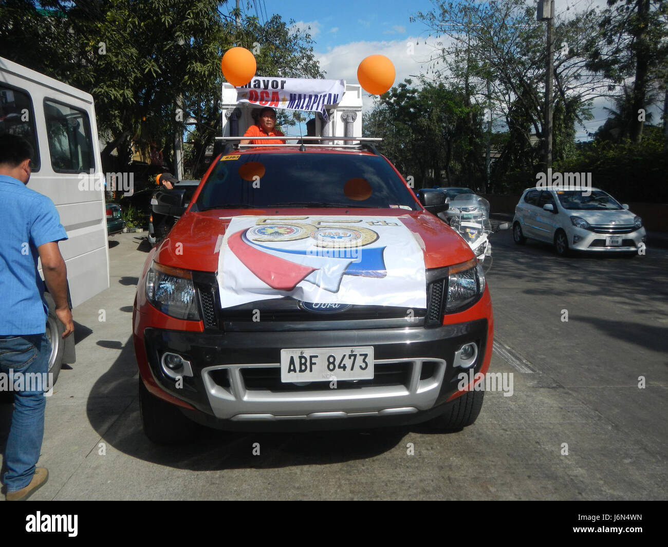 Eine Feier zum 55. Stadtjubiläum von Caloocan cityÂ, mit der Miss Caloocan City Motorcade im Jahr 2017, mit Oca G. Malapitan, der den Stolz der Region und das Wachstum der Stadt über die Jahre zum Ausdruck bringt. Stockfoto